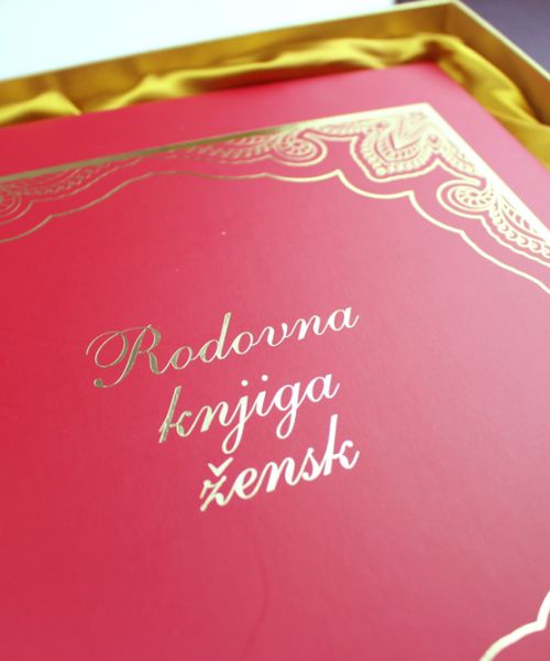 Rodovna knjiga (brez darilne škatle)