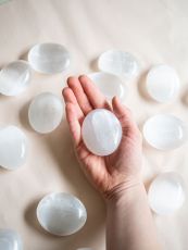 Selenit kristal za masažo in pomlajevanje (6 cm)